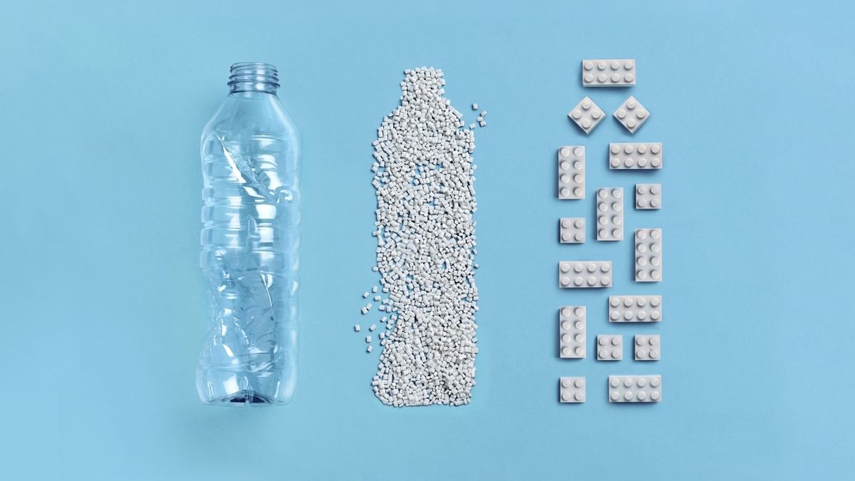 Z plastové láhve prototypem udržitelné kostičky LEGO